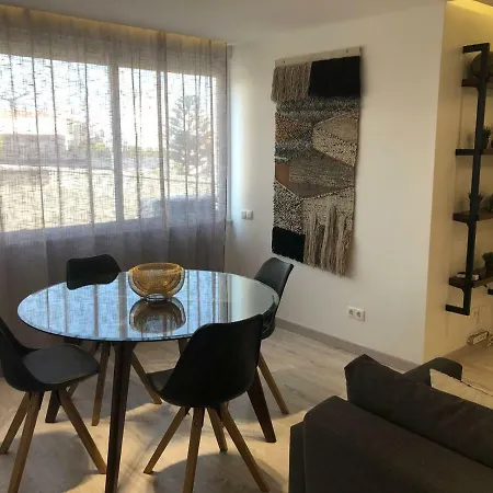 Апартаменты Ring Tower Кошта-да-Капарика